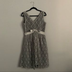 Tristan Size 8 Gray Lace Formal Dress